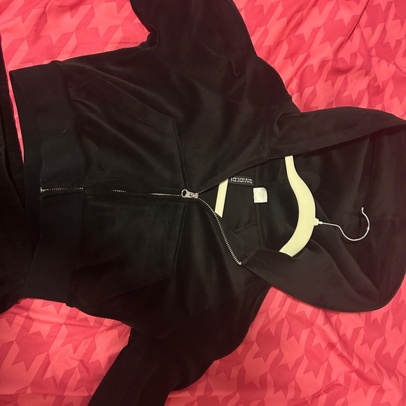 set - Picture 3 of 4